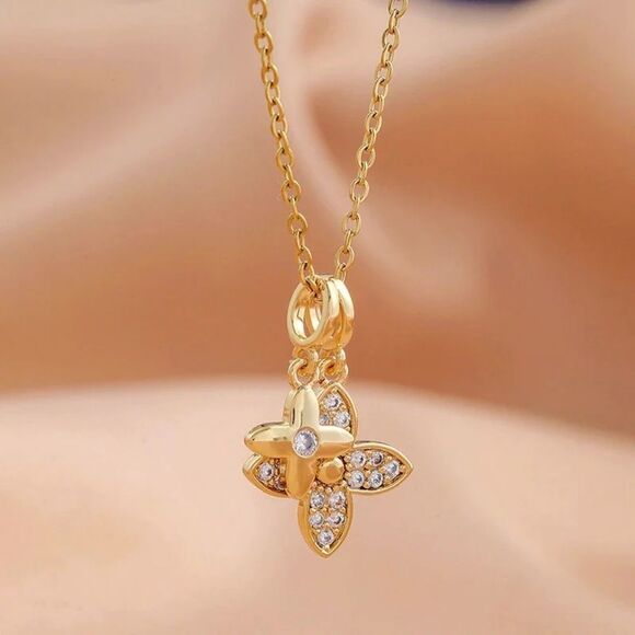 Designer Flower Blossom Double Charm LV Pendant Necklace - Picture 6 of 6